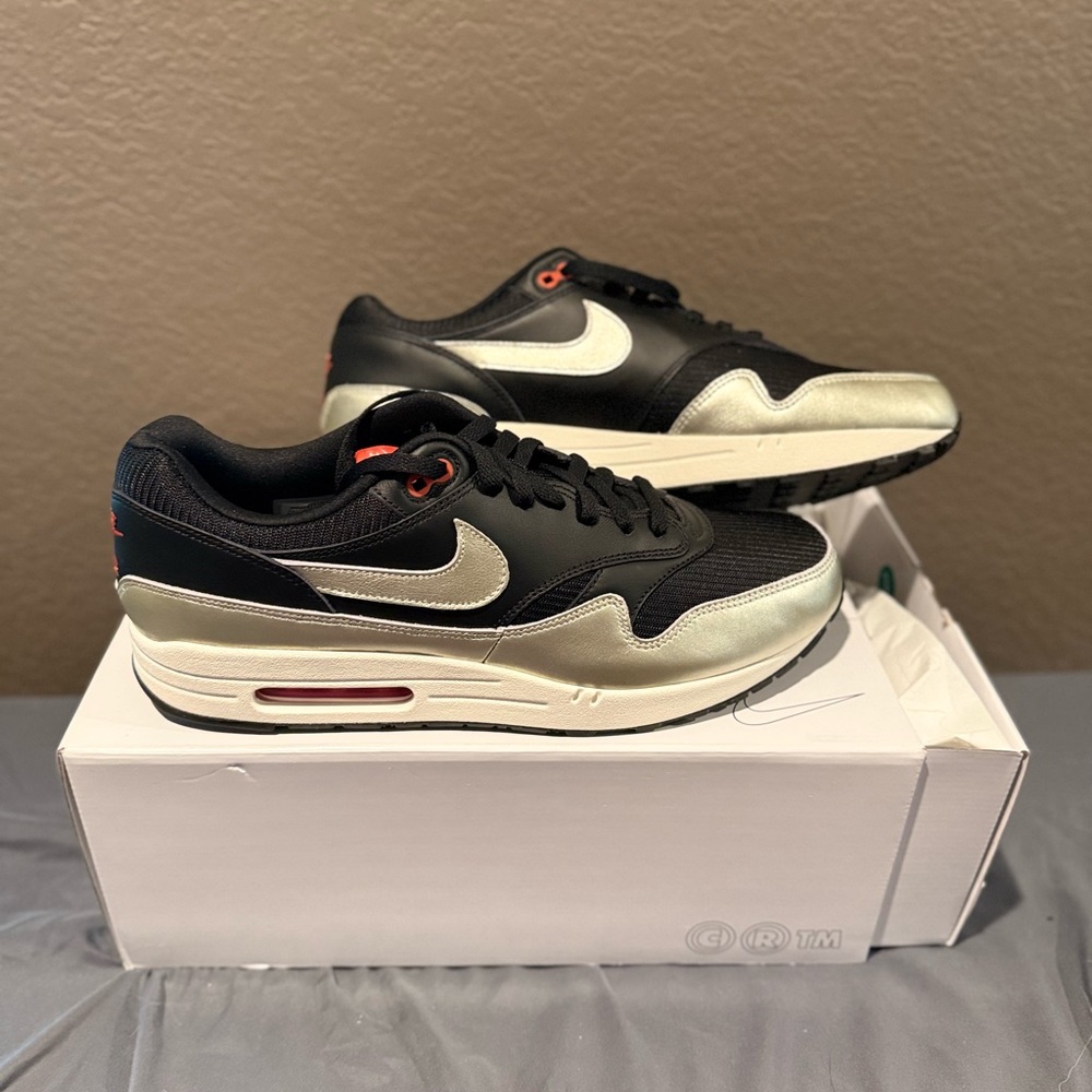 NEW Custom Nike Air Max 1 Black Metallic Silver “Raiders” Shoes Mens Size 13
